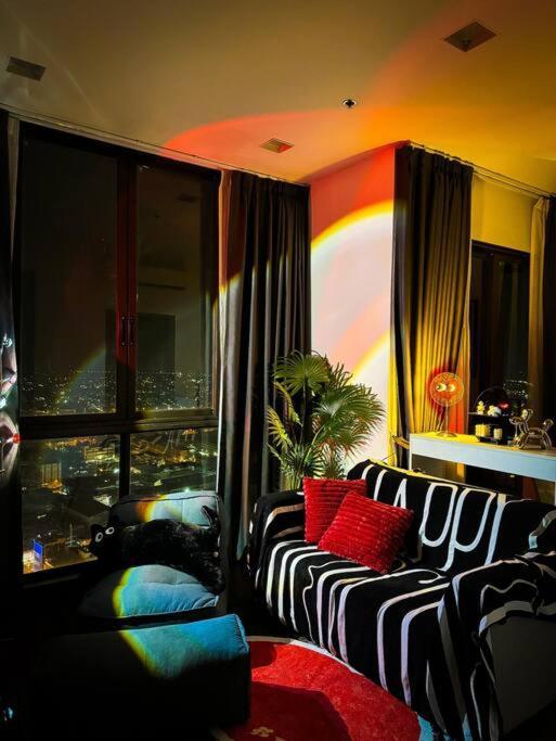 Hmj4 2br Stylish On 36th Floor Kkc Center