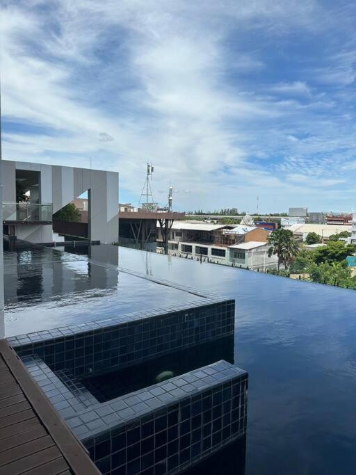 Hmj4 2br Stylish On 36th Floor Kkc Center Apartment